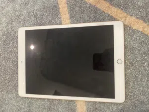 Apple iPad 8 128 GB in Al Sharqiya