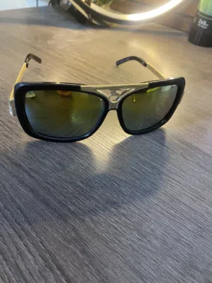 نظارة شمسية BURBERRY
