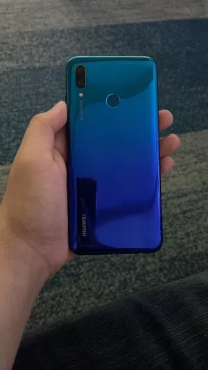 Huwawei p smart 2019 good condition doesn’t lag or anything only has a very small scratch