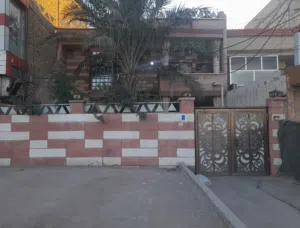 بيت للبيع بدور النفط عالشارع العام مقابيل ملعب البلدية بجوار مجمع القمر المنير