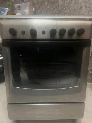 Used Cooking Range / Gas Stove with Oven – Good Working Condition
