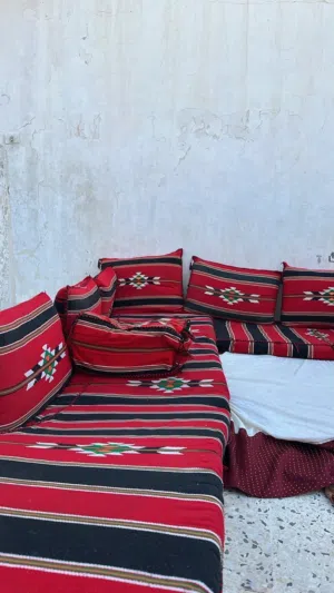 مجلس عربي للبيع بحالة ممتازة لاصحاب الذوق الرفيع