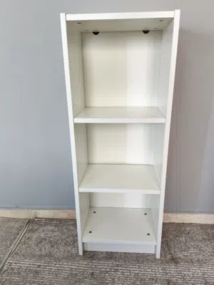 مكتبة ايكيا صغيرة