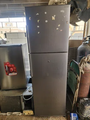 Sharp refrigerator fOr Selling