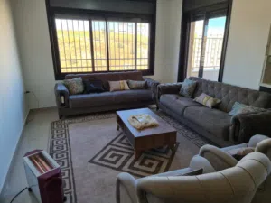 شقة مفروشة بحالة ممتازة تشطيب شخصي تم تخفيض السعر للضرورة من المالك مباشرة بدون رسوم