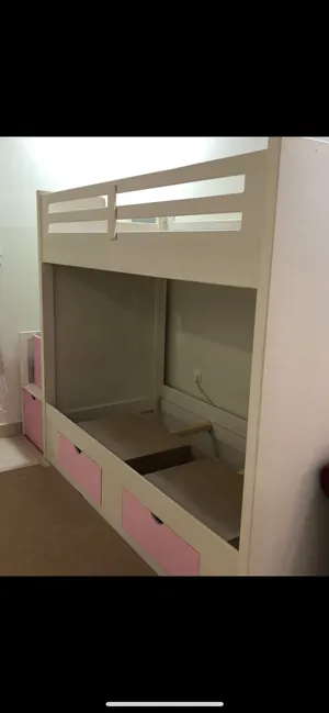 White and pink bunkbed