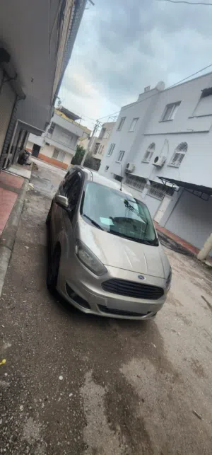 Ford . Tourneo . 2017 . Used1