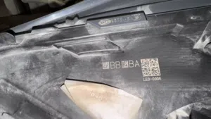 ضو مرسيدس بنز e250  2014 يمين امامي شغال ميه بالميه