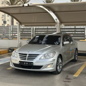 هونداي جينيسيس للبيع في ليبيا