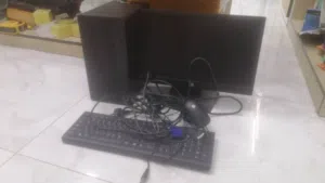 كمبيوتر اتش معالج كور i5 الجيل التامن رام 8 هاردسك 500قيقة اتش دى دى مع شاشة 19حجم