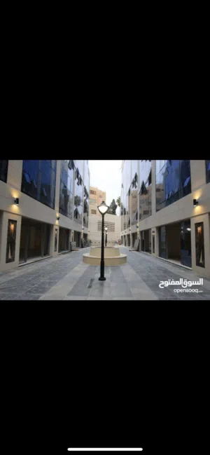 عياده جديده للبيع أو الايجار السنوي في مجمع الحسيني الطبي عمان الشميساني من المالك