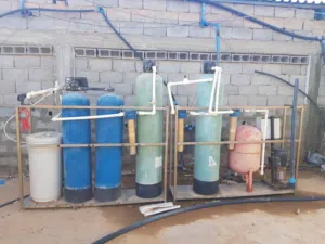 محطة فلترة وتحلية مياه مركزية RO عدة مراحل إنتاجية صناعية بحالة جيدة