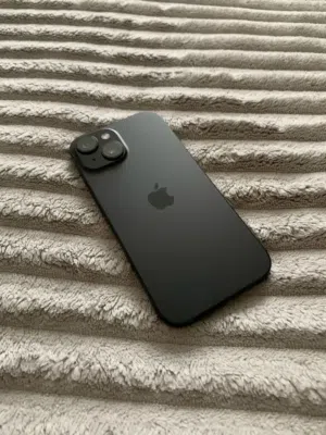 iPhone (15) black