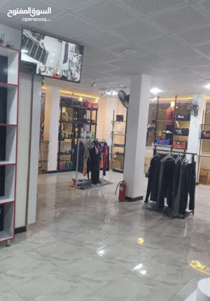 طابق تجاري موقع حيوي ومميز للايجار والبيع