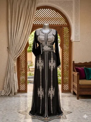 تكشيطة سوداء ملكية مطروزة بالصقلي الفضي - قمة الأناقة