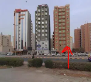 مشاركة سكن في السالمية بالقرب من مارينا مول  ،، خطوات للبحر