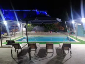 منتجع ومزرعه استثماريه وسكنيه للبيع