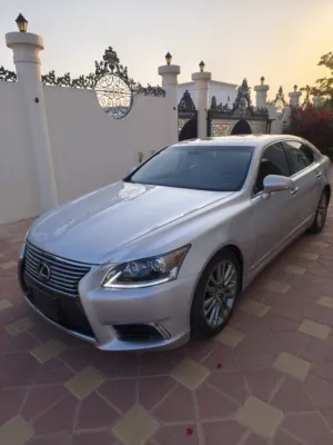 2016 لكزس LS460/أوراق جمارك/ فل سيرفس/ تواير جديدة/ جاهز للتسجيل/ لون فضي بلاتينيوم/ جلد الوكالة