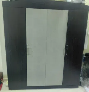 4 door cupboard for sale in excellent condition