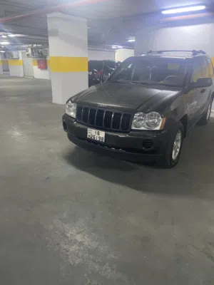 جيب شيروكي موديل 2005 دفع رباعي