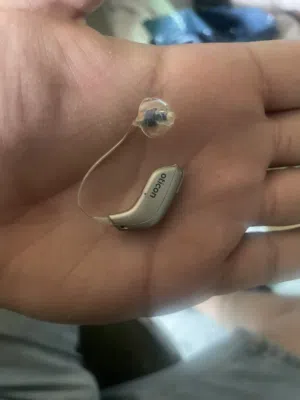 سماعة طبيه بحالة لوكاله مش ملبوسه الى شهر
