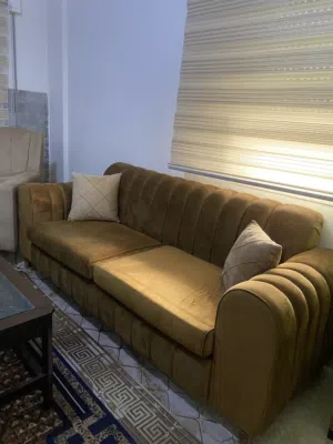 طقم كنب استعمال بسيط بحالة الجديد  سعر 350 وفي مجال بسيط للجاد على الشراء