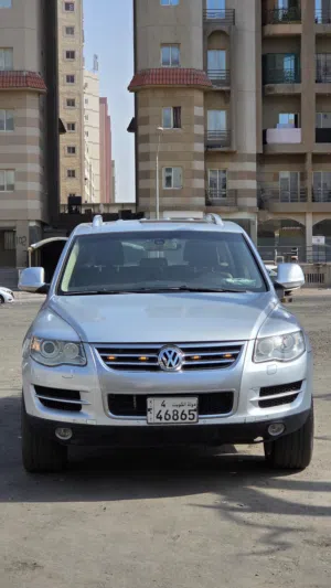 للبيع طوارق موديل 2008 ماشي 140 الف فقط  for sale VW toureg 2008 only 140km driven