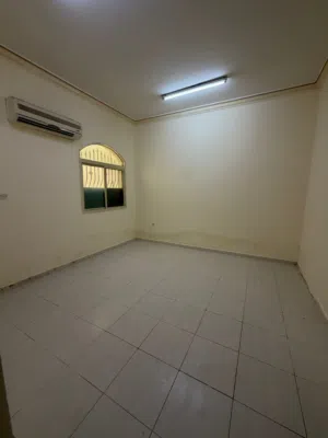 ستوديو مقابل اسبير