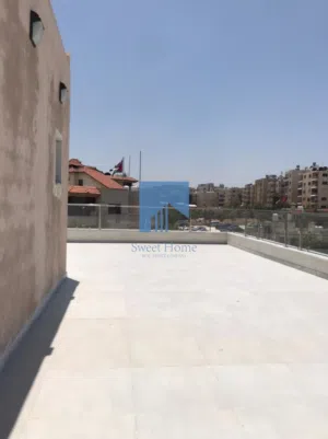 شقة فاخرة للبيع في الجاردنز - قرب قاضي القضاة طابق ثالث 225م مع روف دوبلكس 125م لم تسكن