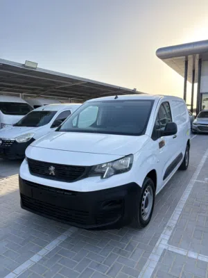 Peugeot Partner Delivery Van – GCC Specs Model 2022 Good Condition 90,000 km