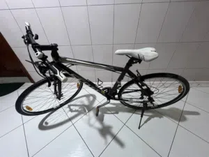 دراجة هوائية هجينة سكوت سبورتستر 60 (Scott Sportster 60) بحالة جيدة