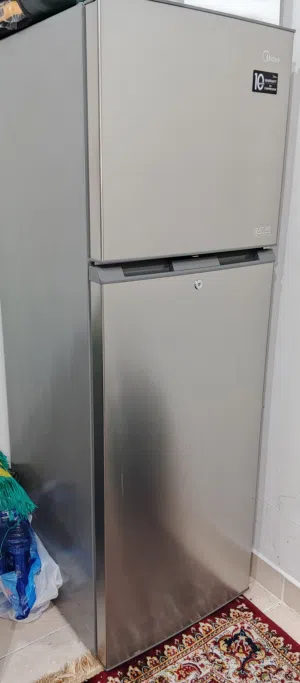 ثلاجه للبيع بحاله ممتازه