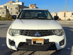 ميتسوبيشي  Mitsubishi 200L موديل 2015