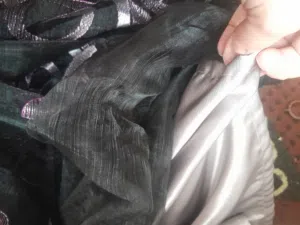 برادي للبيع للاسود شفون وفوال سكني للبيع بردايتين بسعر مناسب قطعتين كل قطعه مع فوال متر ونص