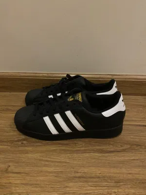 اديداس  حجم44 يديد غير مستعمل Adidas superstar shoes Size 44  New