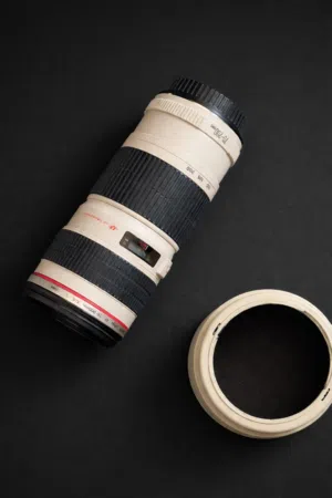 عدسة 70-200 مم