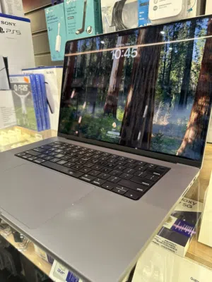 MacBook Pro 16” M1 Pro 16GB RAM 512GB SSD شاشة عملاقة وأداء احترافي