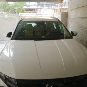 هونداي توسان موديل 22 هايبرد ابيض