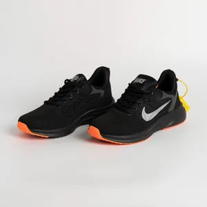 Casual Shoes . Nike . 440