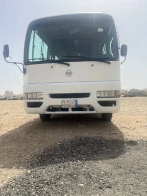 للبيع باص نيسان سيليفان نظيف
