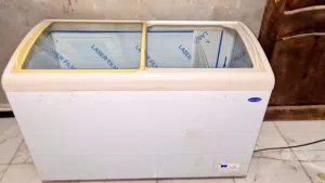 ديب فريزر من ماركة "كول ستار" (Coolstar) طراز CF-400،