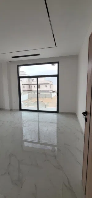 احمدالضاحى للبيع بعجمان