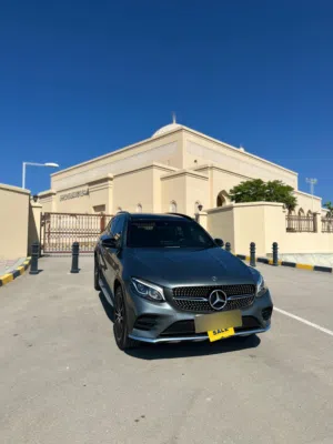 مرسيدس GLC 300 class 2019 رمادي لون جميل