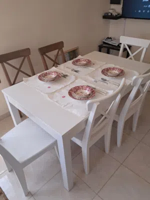 طاولة سفرة مع كراسي ايكيا