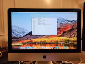 للبيع I Mac 21.5 -Inch Late 2013 بحاله ممتازه جدا يوجد شعر خفيف جدا بالشاشه وغير مؤثر تماما