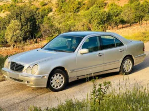 Mercedes-Benz E200 Avantgarde — محدثة 2002 بالكامل    مرسيدس لعشاق الفخامة والنظافة والهيبة