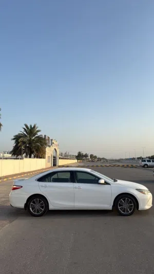 تيوتا كامري2016