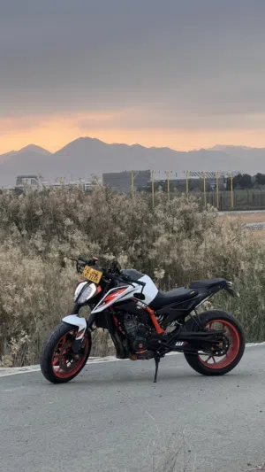 KTM DUKE 890 R