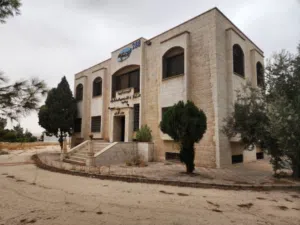 مصنع لانتاح وصناعة الادوات المنزليه والاثاث البلاستيك