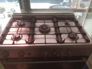 متاح غاز ايطالي خمس عيون مستعمل نضيف او موجود كرسي مكتب كرسي فخم للبيع اقرء الوصف جيدا